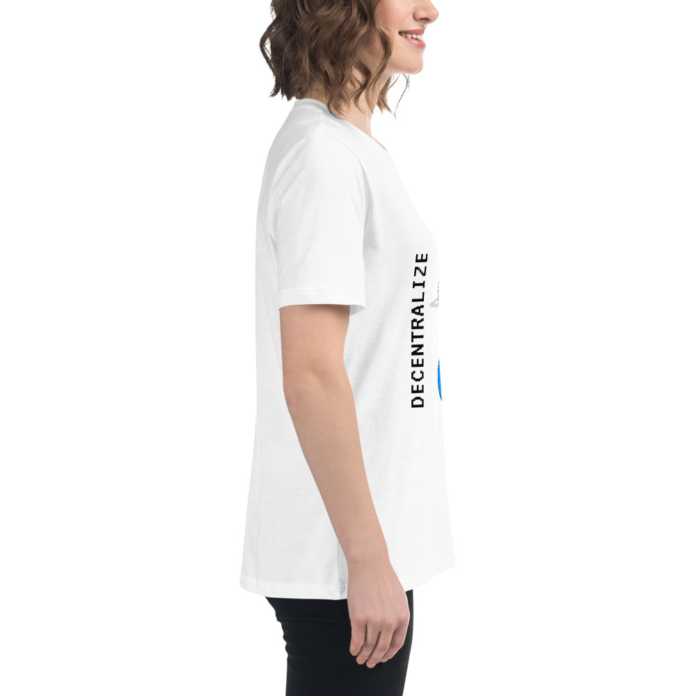 Decentralize Women's Relaxed T-Shirt